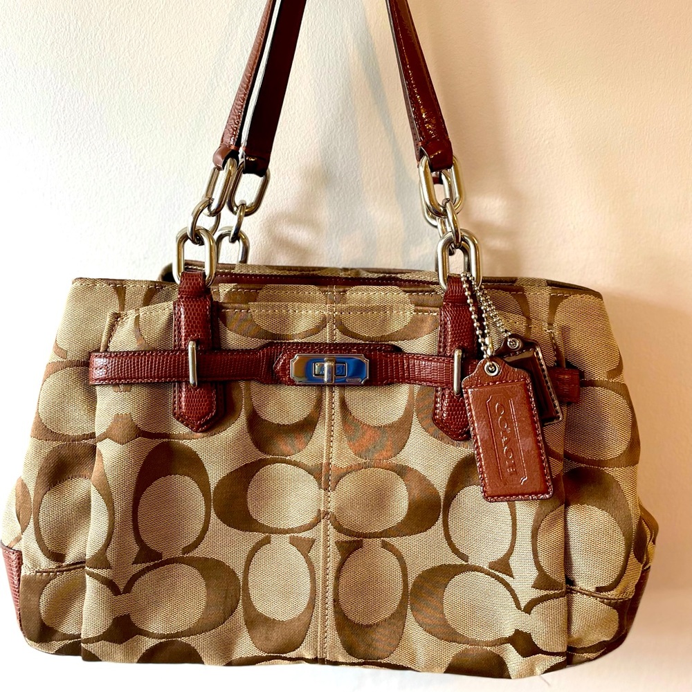 Coach purse in excellent condition.